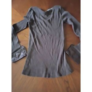 "Avon" brand Jr Top - Size: Medium       (1218)